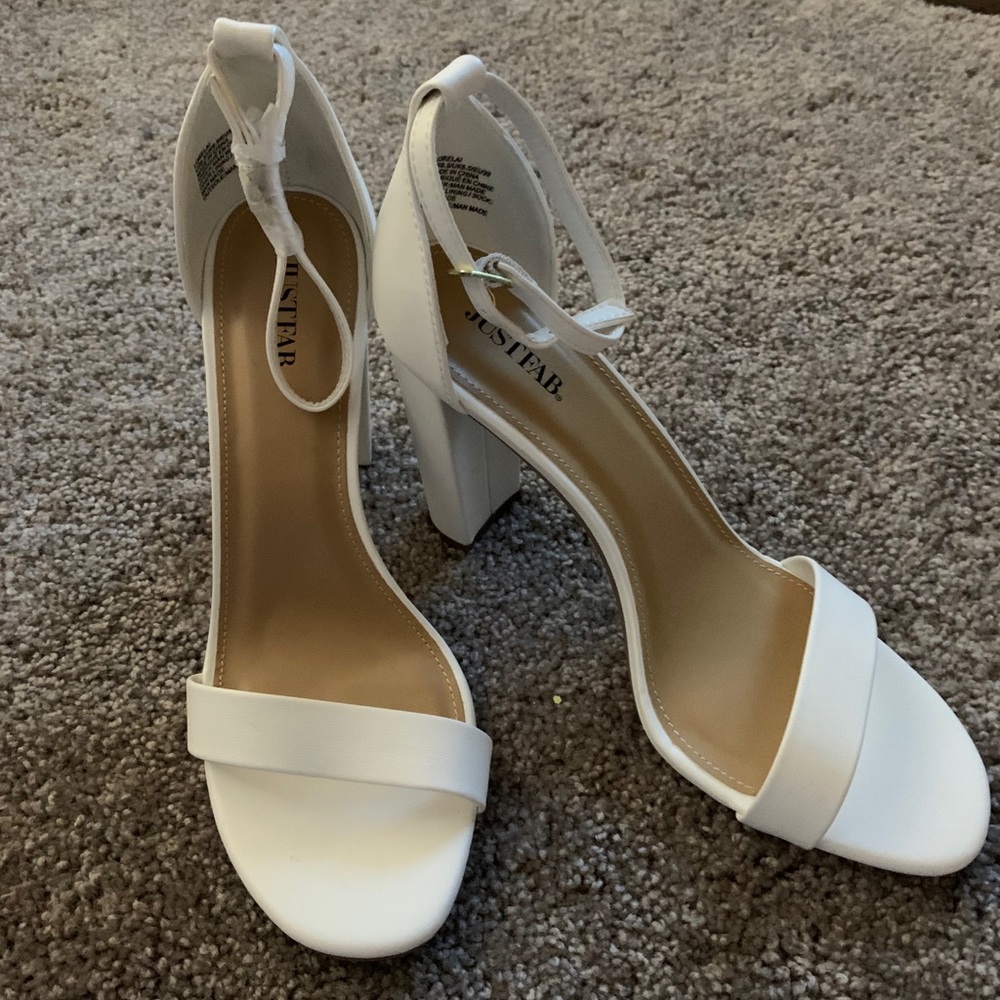 Beautiful White Heels - Picture 1 of 7